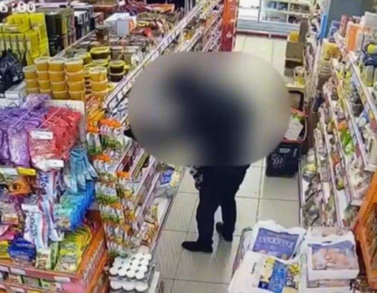 «Вор-сладкоежка» из Дивногорска украл тортов на 5 тысяч рублей и оказался под следствием..... «Вор-сладкоежка» из Дивногорска украл тортов на 5 тысяч рублей и оказался под следствием.....